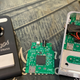 Illustration for article titled This iPhone-Powered Stompbox Will Add Up to Five Effects to Your Attempts at Guitar Playing